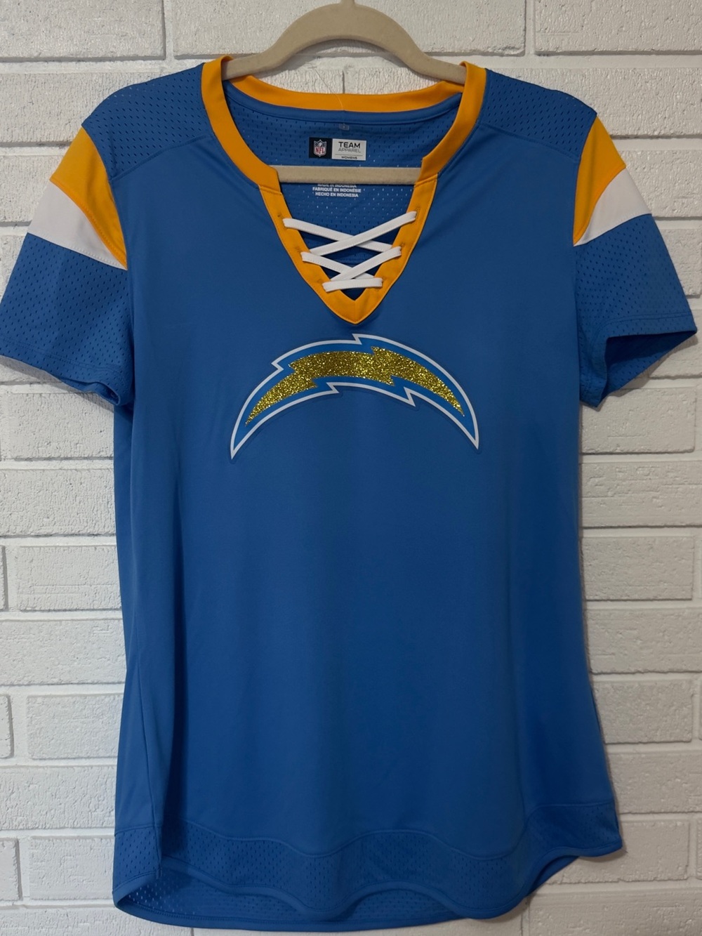 Women's Los Angeles Chargers Jersey style top size M NWOT
